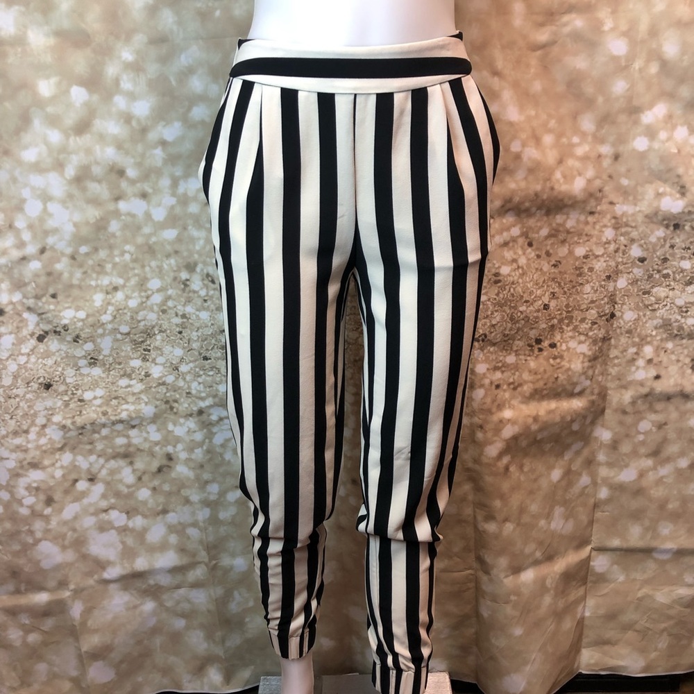 Bread n Butter Women high rise beetlejuice  vertical striped pants sz 0